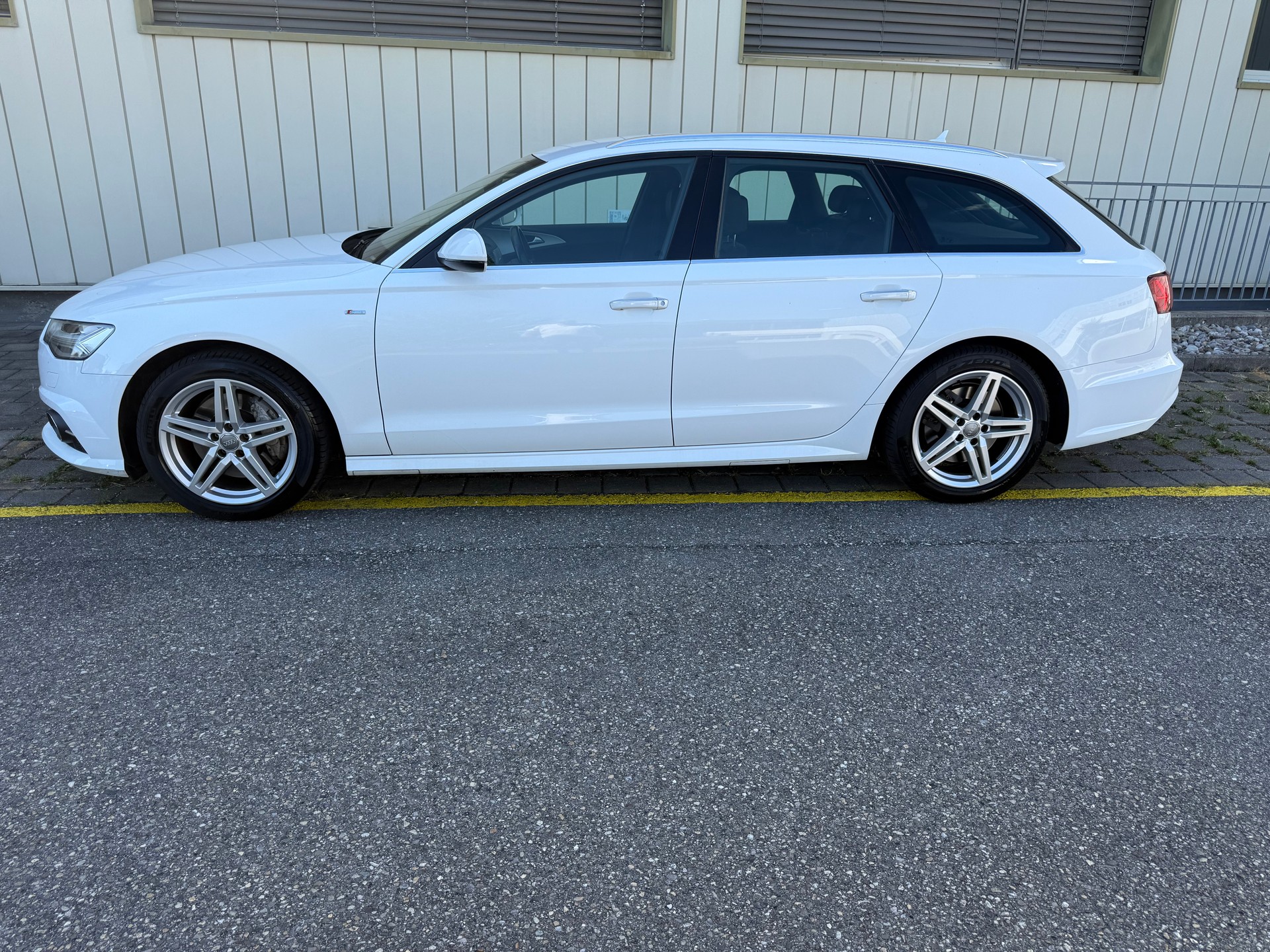 AUDI A6 Avant 3.0 TDI V6 quattro S-tronic-image-1