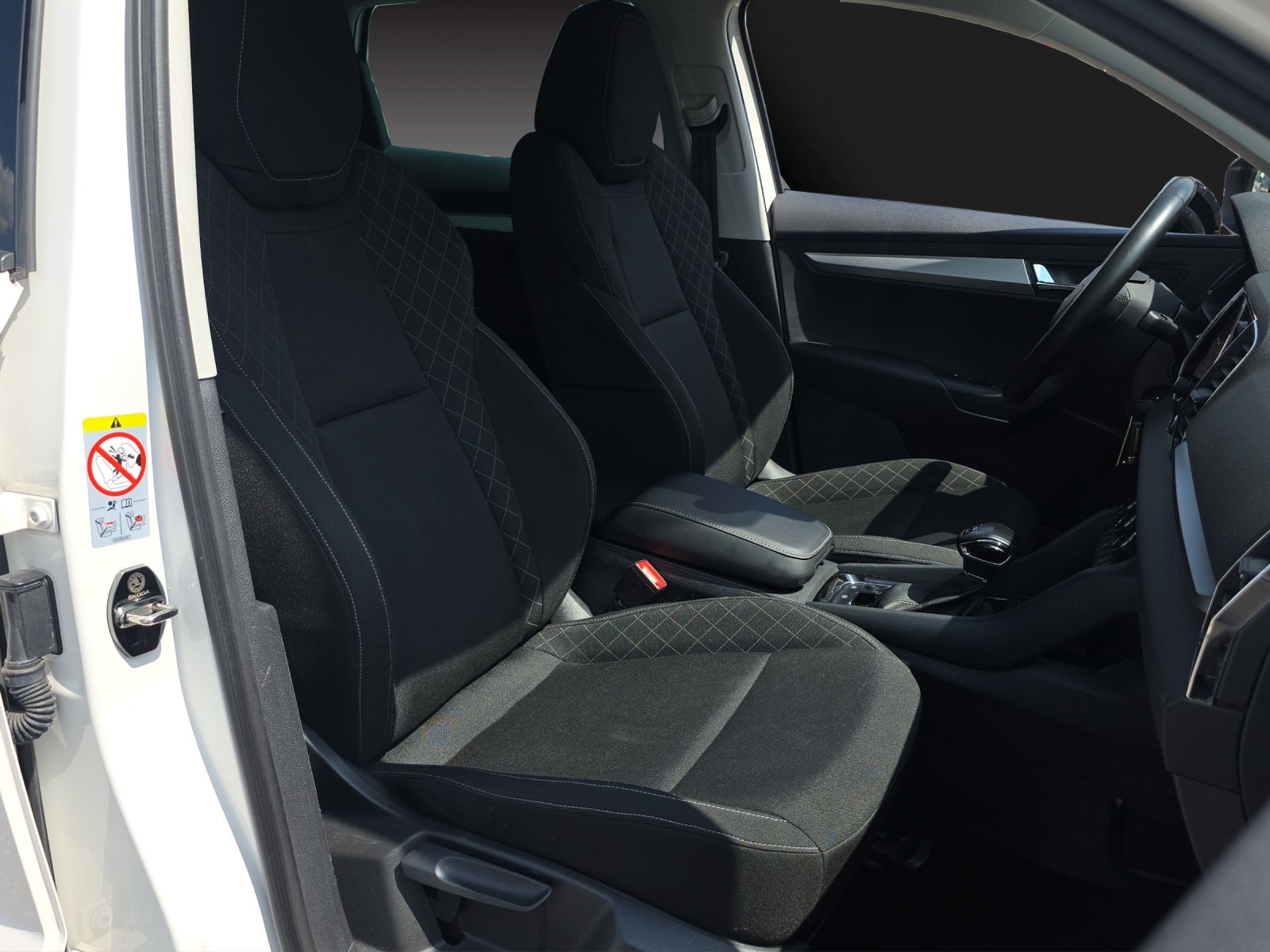 SKODA Karoq 2.0 TDI CR Ambition 4x4 DSG-image-16
