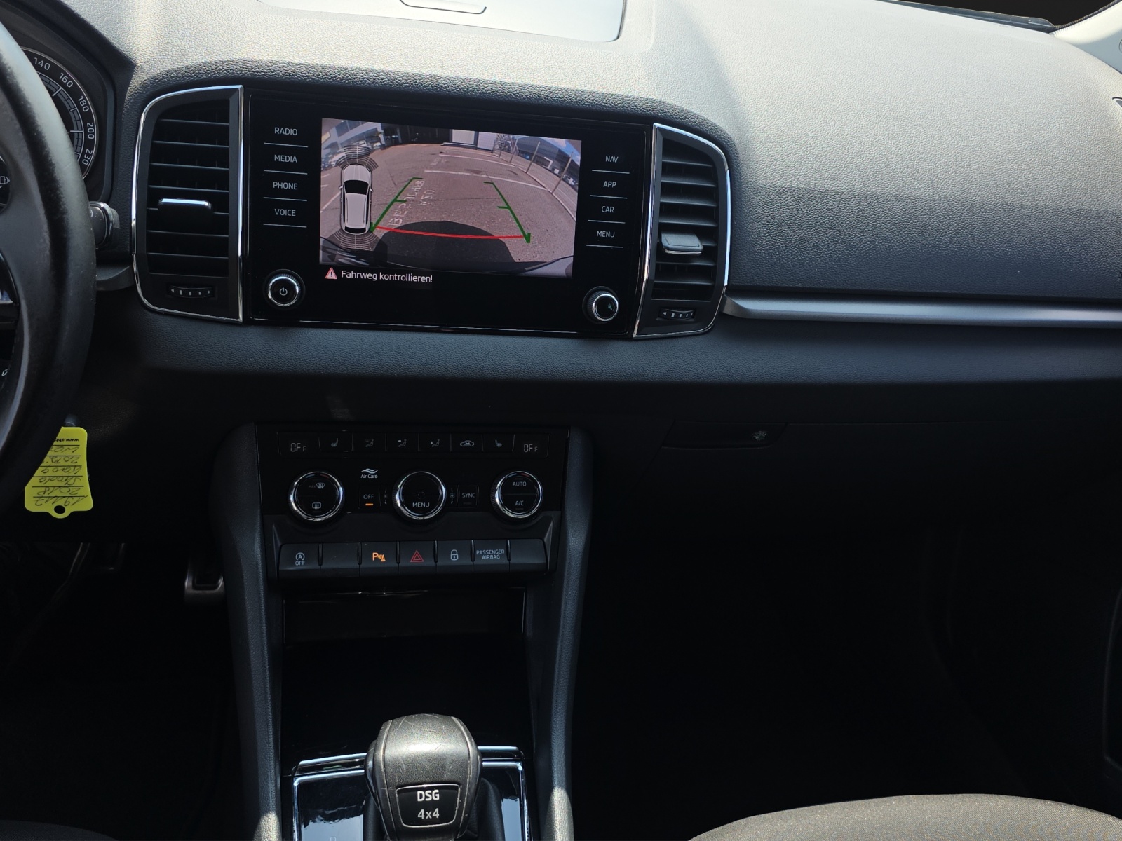 SKODA Karoq 2.0 TDI CR Ambition 4x4 DSG-image-11