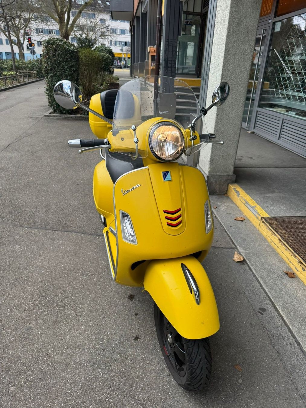 PIAGGIO Vespa GTS Super 300 i.e ABS-image-2