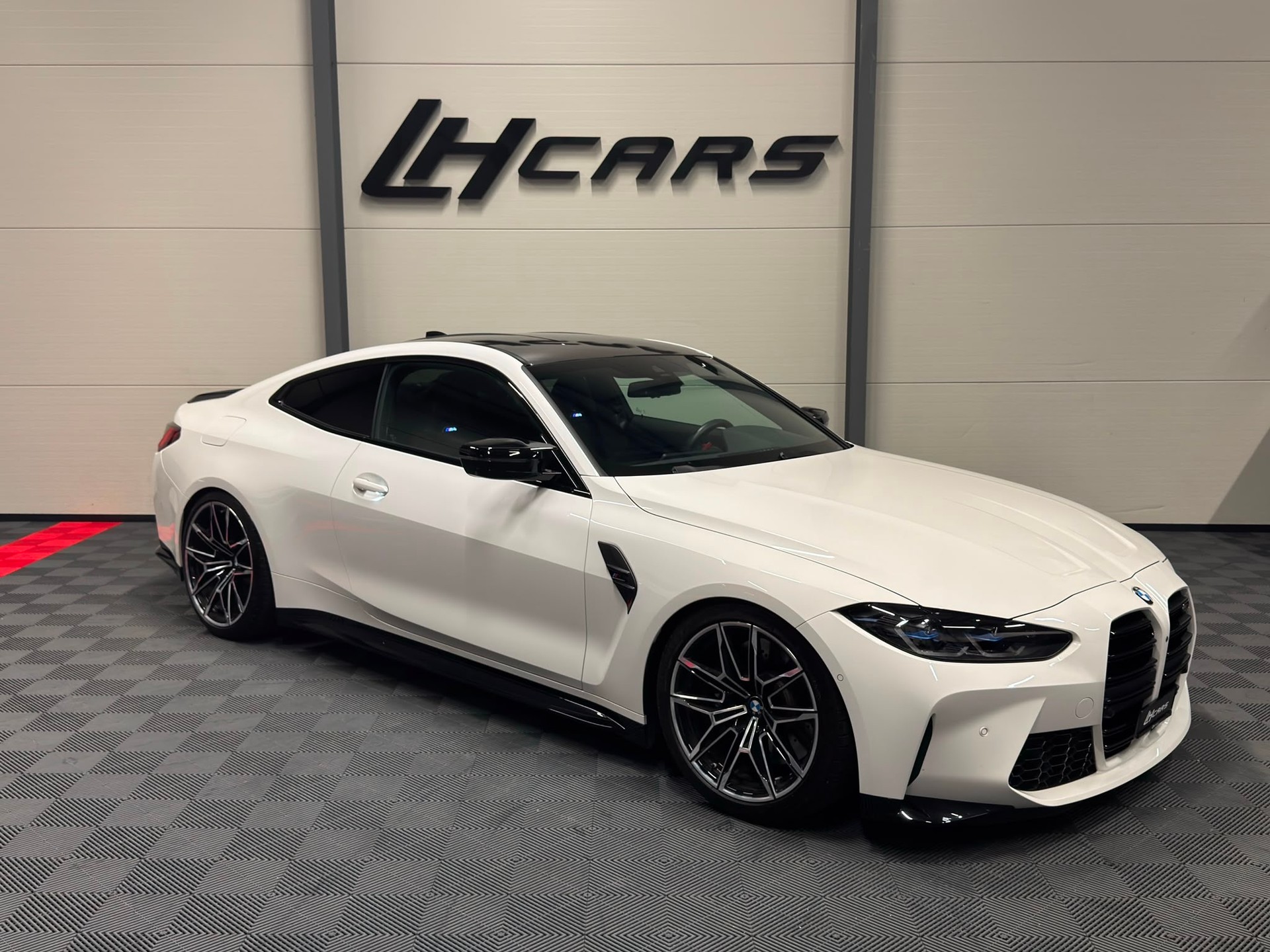 BMW M4 Competition Coupé-image-5