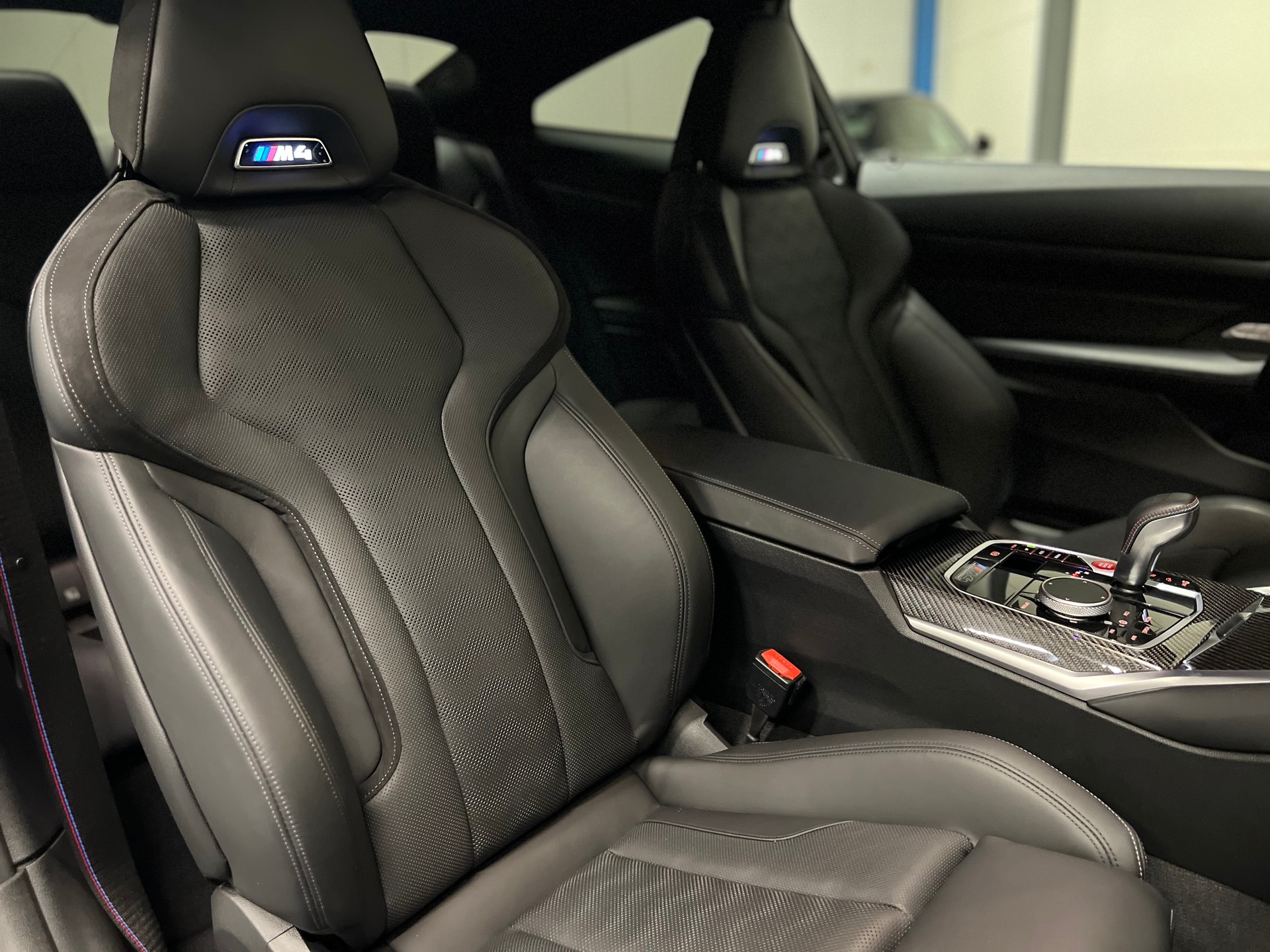 BMW M4 Competition Coupé-image-10