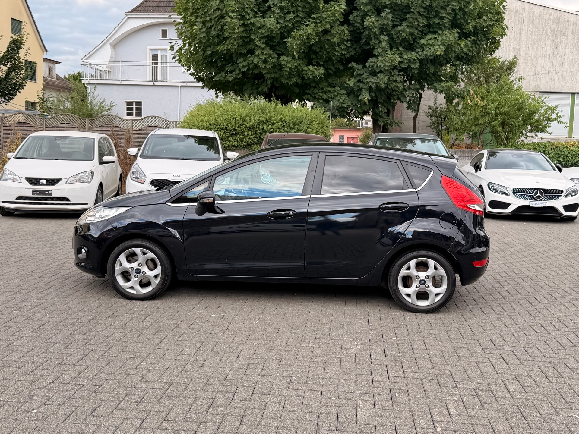 FORD Fiesta 1.6 16V Titanium-showroom-element-3