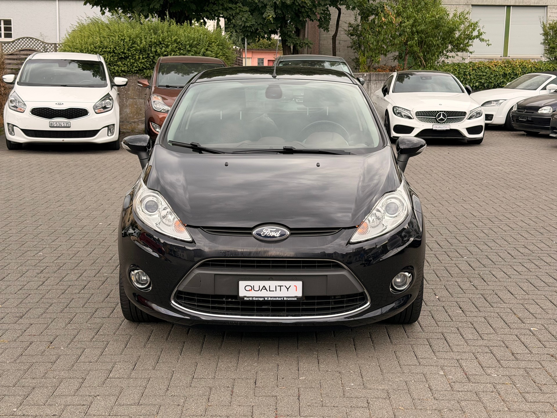 FORD Fiesta 1.6 16V Titanium-showroom-element-1