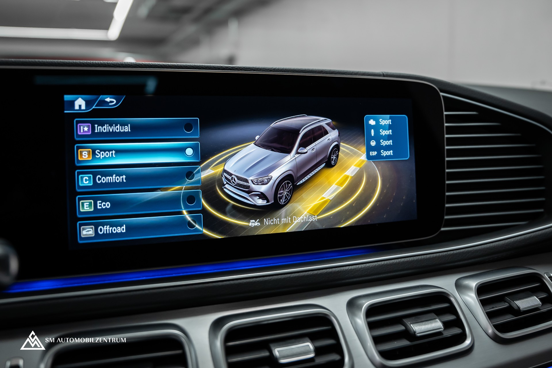 MERCEDES-BENZ GLE 450 AMG Line 4matic / Werksgarantie / Panorama / 360° / AHK / Head-Up-image-33