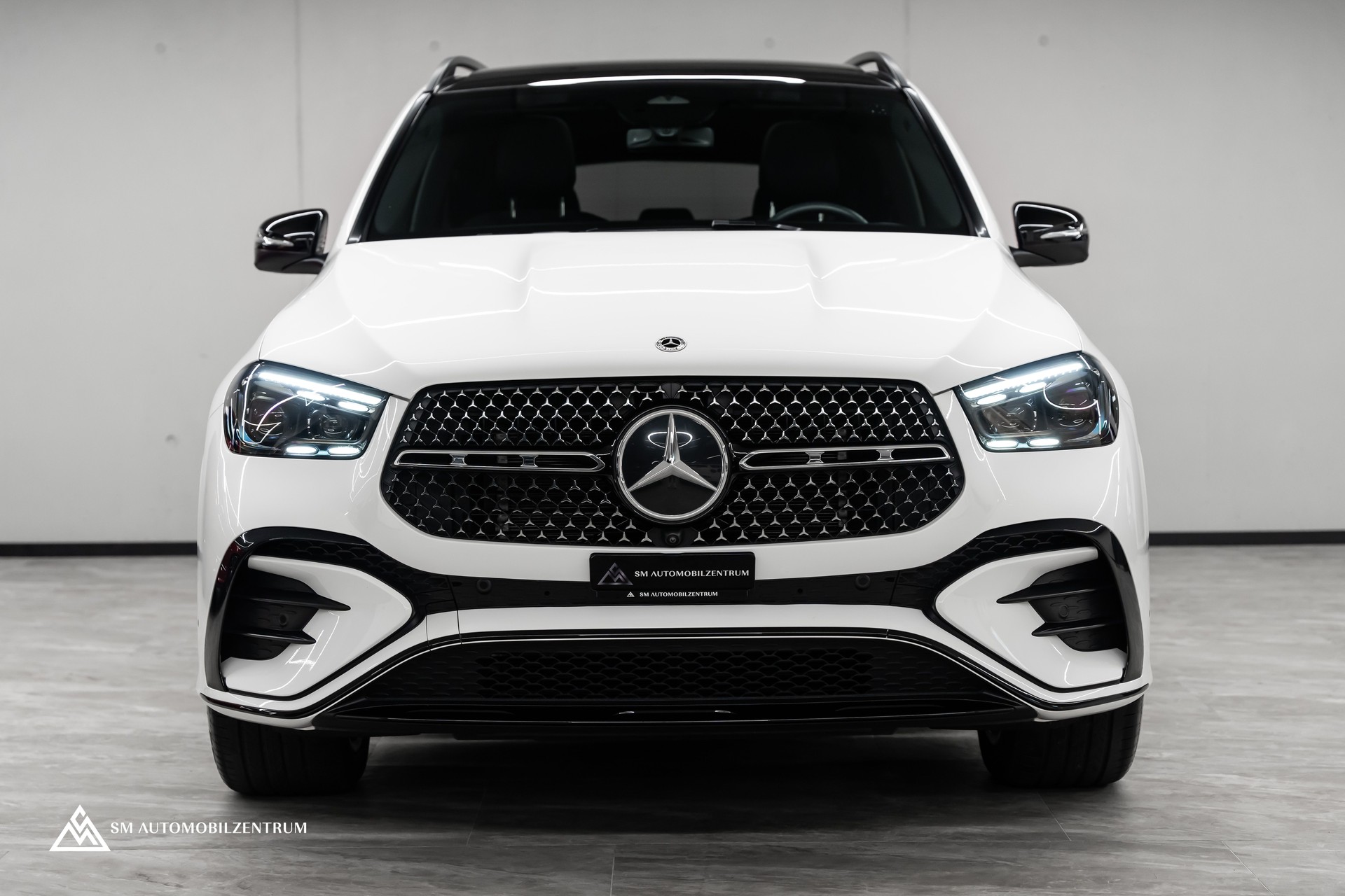 MERCEDES-BENZ GLE 450 AMG Line 4matic / Werksgarantie / Panorama / 360° / AHK / Head-Up-showroom-element-1