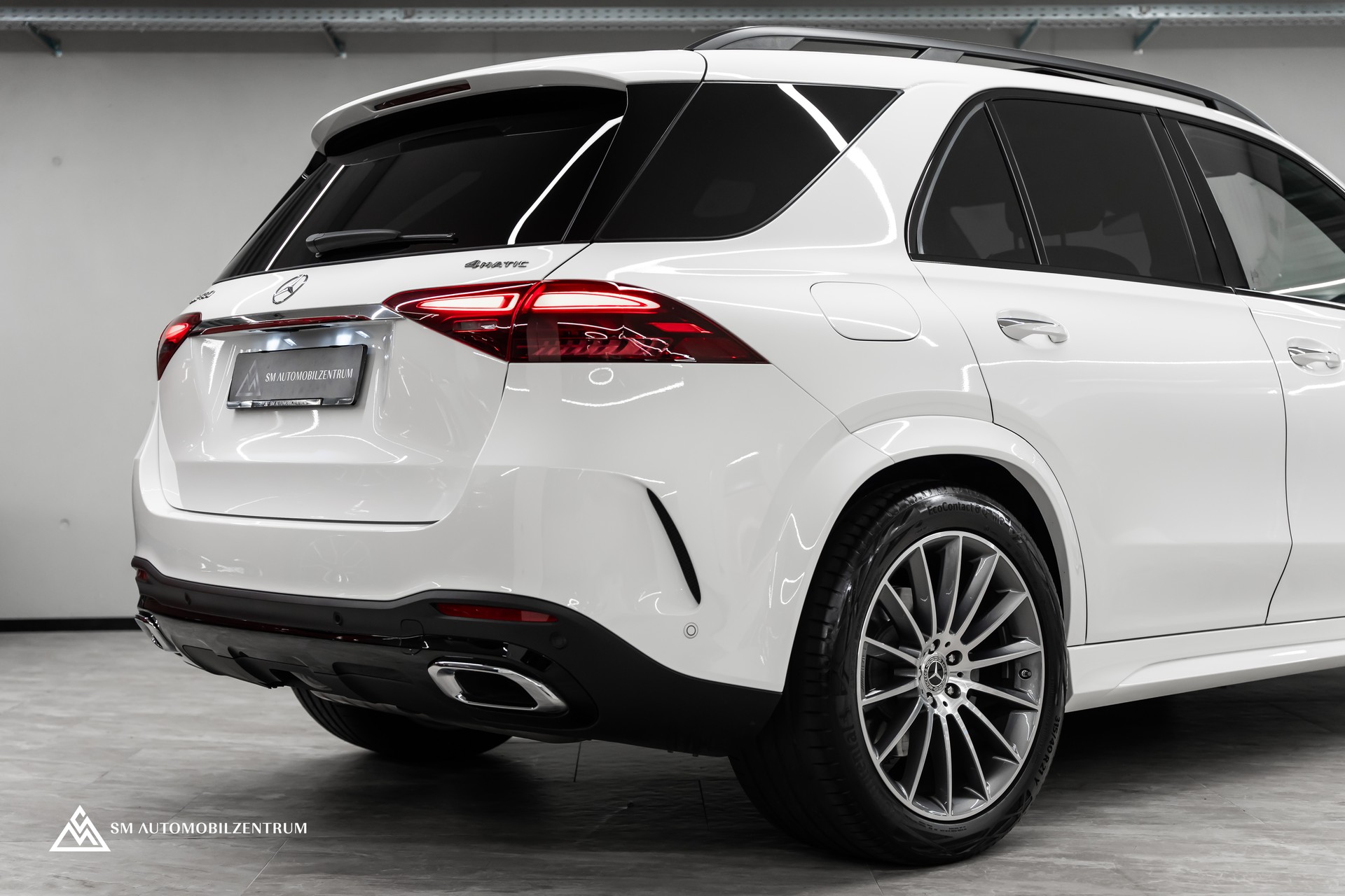 MERCEDES-BENZ GLE 450 AMG Line 4matic / Werksgarantie / Panorama / 360° / AHK / Head-Up-image-6