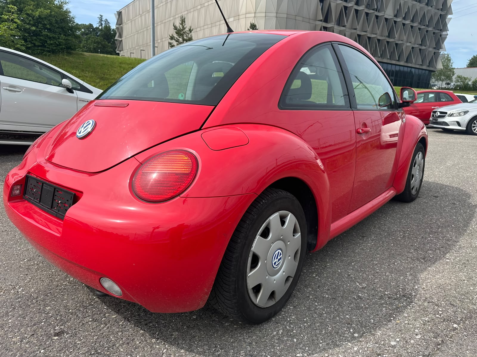 VW Beetle 2.0-showroom-element-3