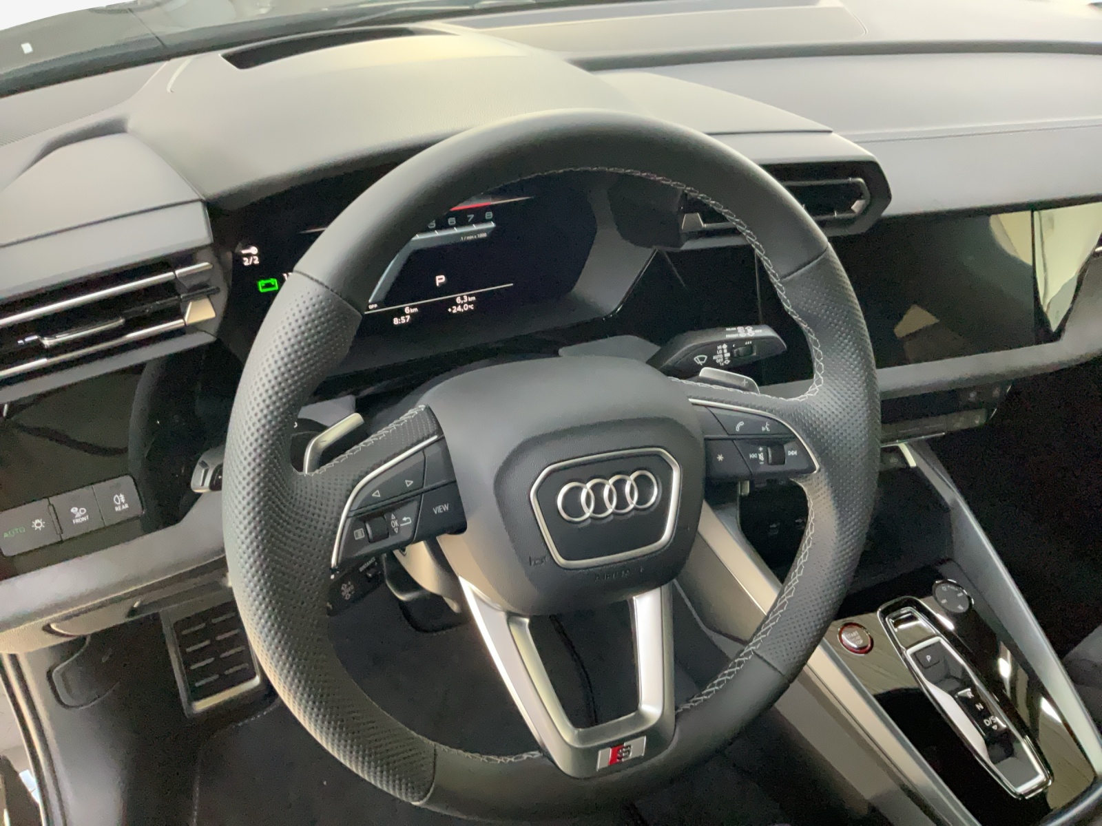 AUDI S3 Sportback TFSI quattro S-tronic-image-9