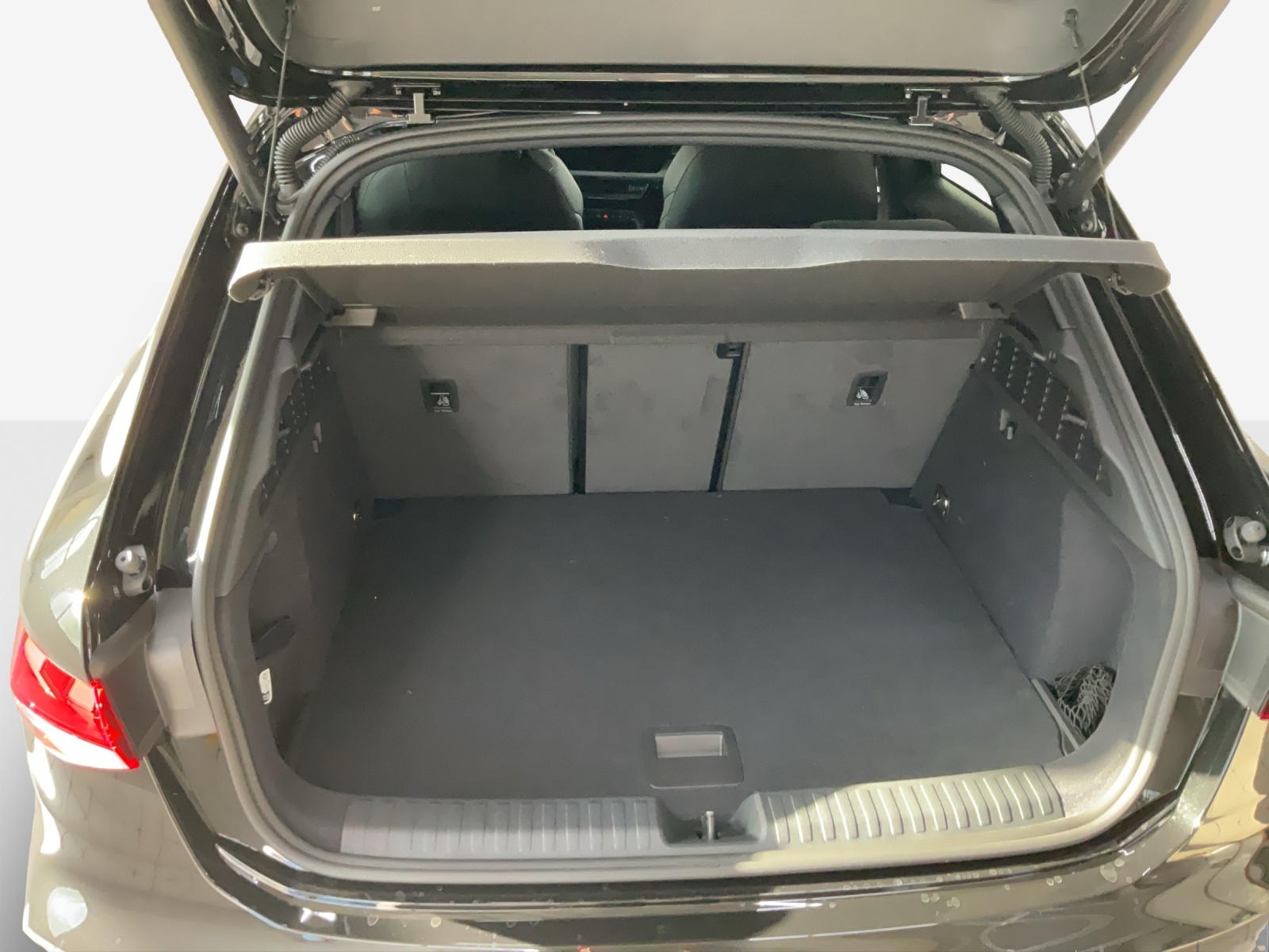 AUDI S3 Sportback TFSI quattro S-tronic-image-12