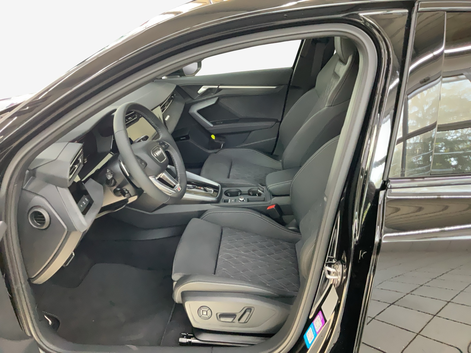 AUDI S3 Sportback TFSI quattro S-tronic-image-7