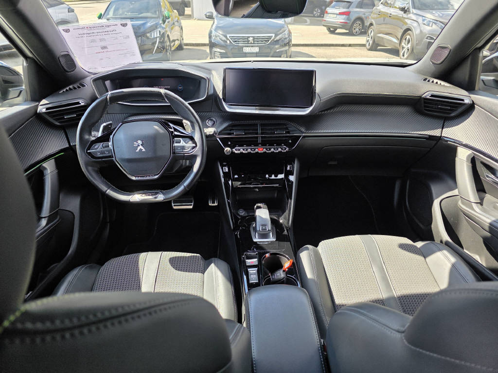 PEUGEOT 2008 1.2 PureTech 130 GT-image-5