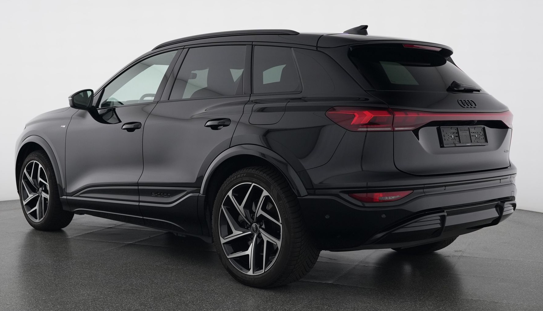 AUDI Q6 e-tron quattro S-line Tech pro mit traumhafter Ausstattung-showroom-element-2