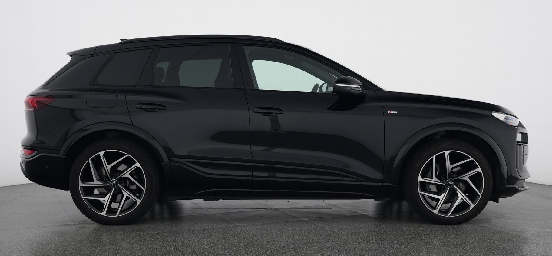 AUDI Q6 e-tron quattro S-line Tech pro mit traumhafter Ausstattung-image-4