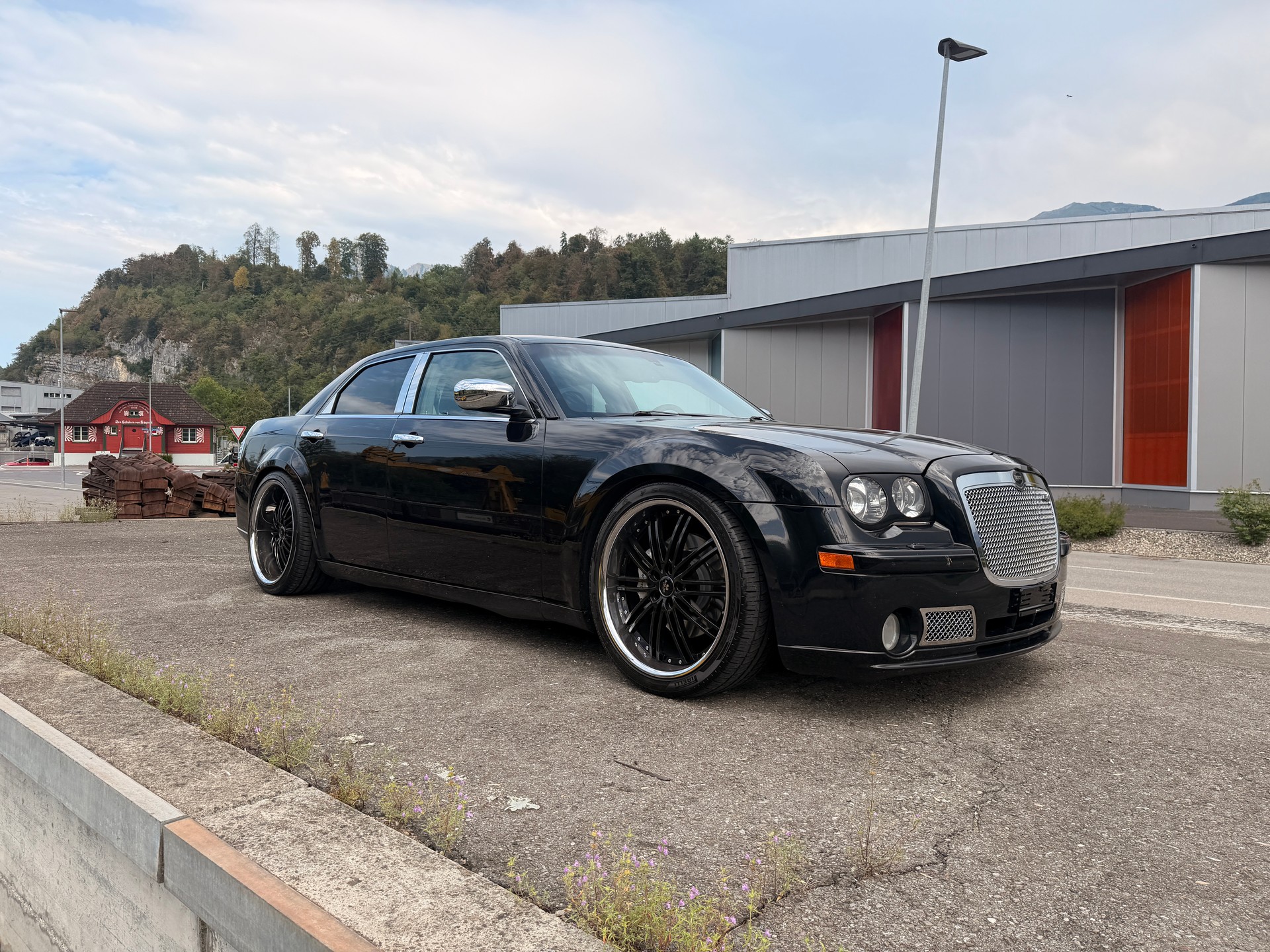 CHRYSLER SRT8 6,1 HEMI V8-image-1