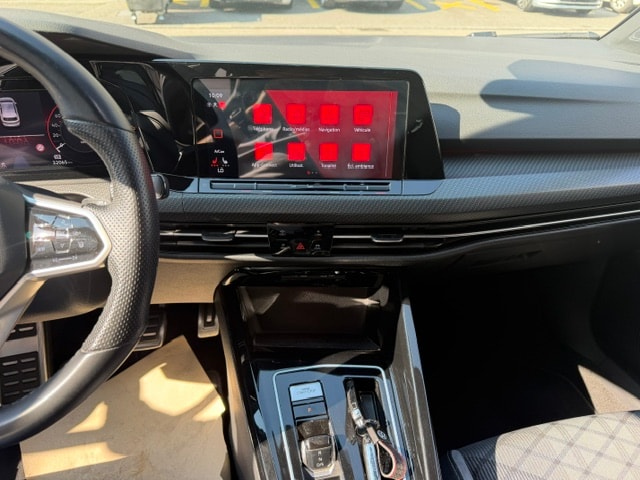 VW Golf 1.5 eTSI mHEV ACT R-Line 75 Edition DSG-image-10