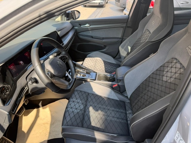 VW Golf 1.5 eTSI mHEV ACT R-Line 75 Edition DSG-image-7