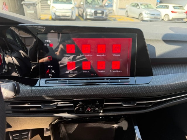 VW Golf 1.5 eTSI mHEV ACT R-Line 75 Edition DSG-image-9