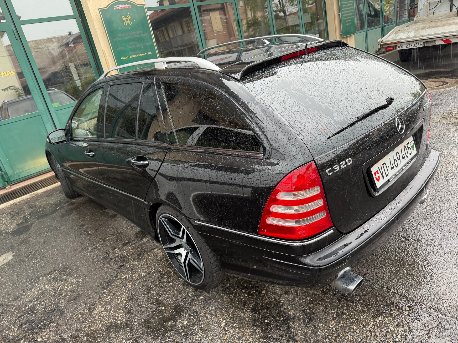 MERCEDES-BENZ C 320 Elégance Automatic-showroom-element-2