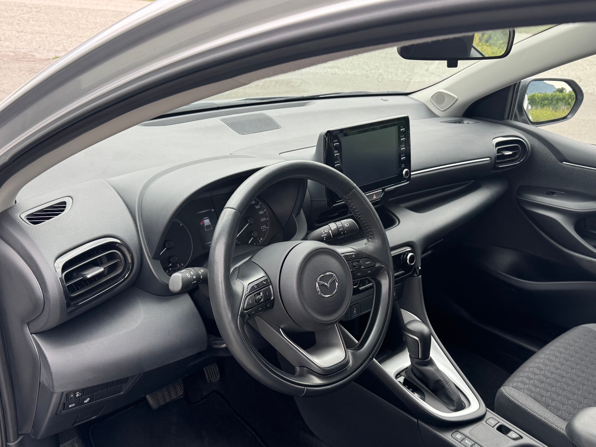 MAZDA 2 Hybrid Agile-image-7