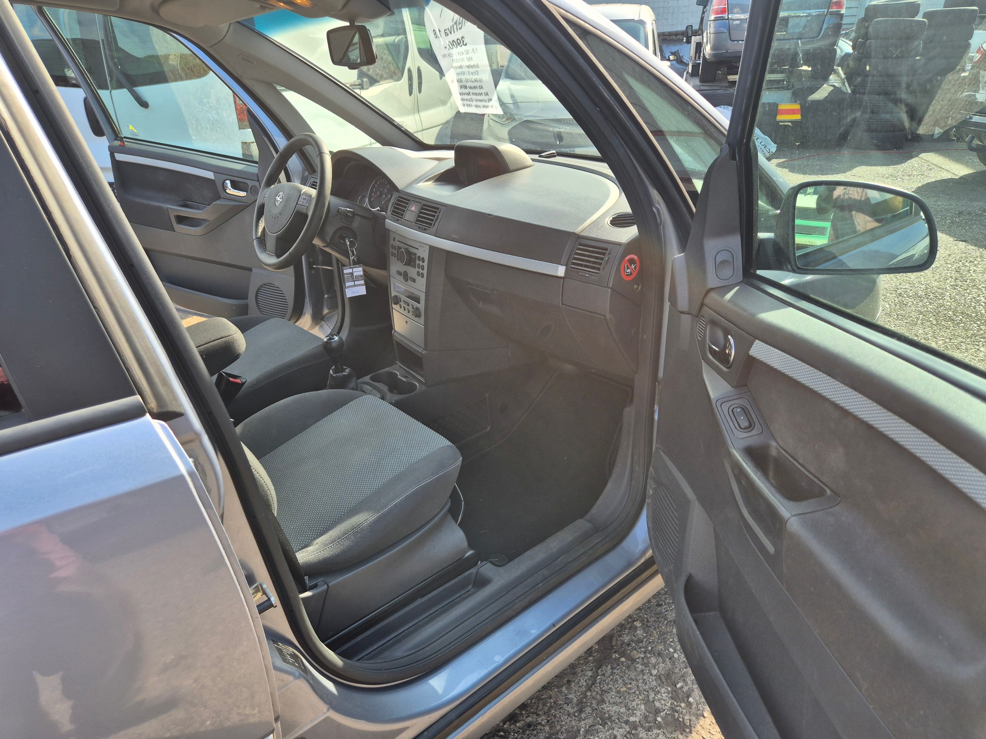 OPEL Meriva 1.8i 16V Cosmo-image-15