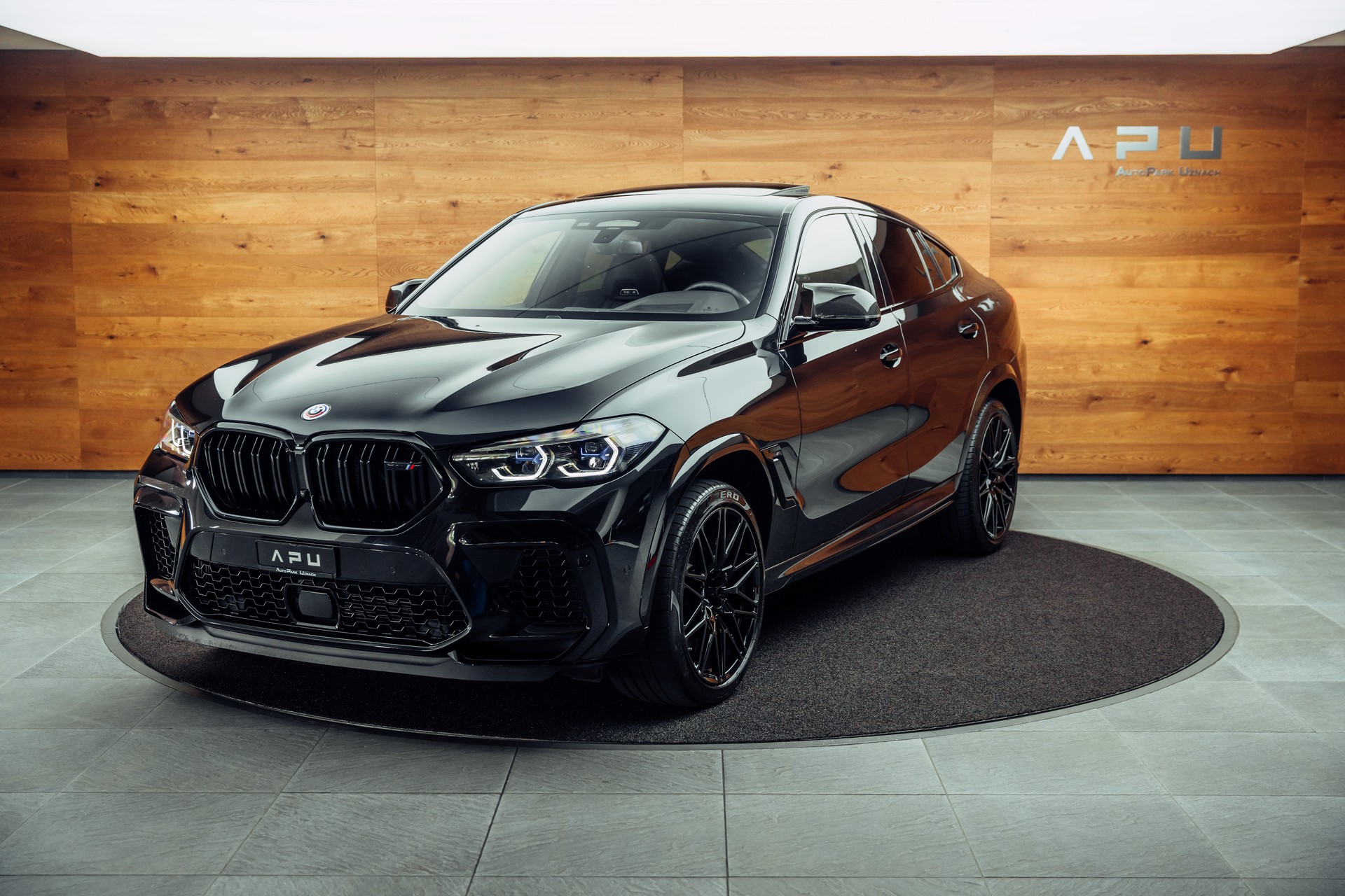 BMW X6M Steptronic M Competition-showroom-element-3