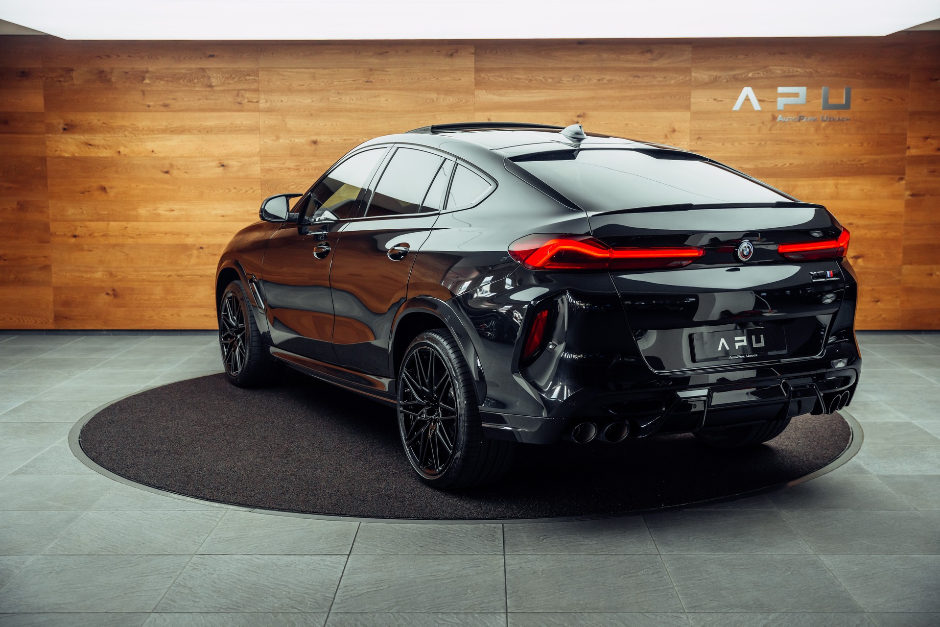 BMW X6M Steptronic M Competition-showroom-element-2