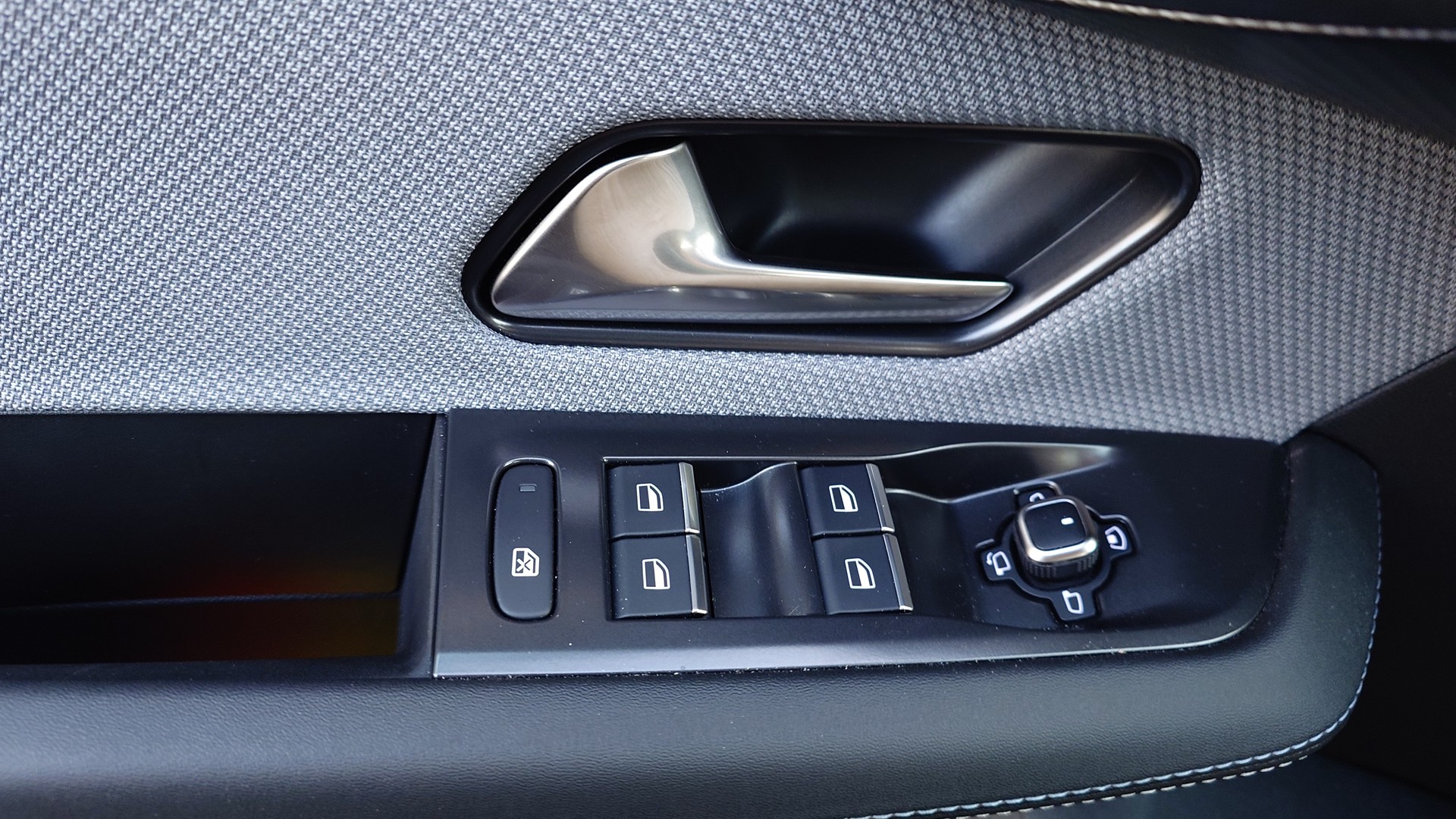 OPEL Grandland -e Ultimate TOP-Ausstattung, Anhängerkupplung-image-12
