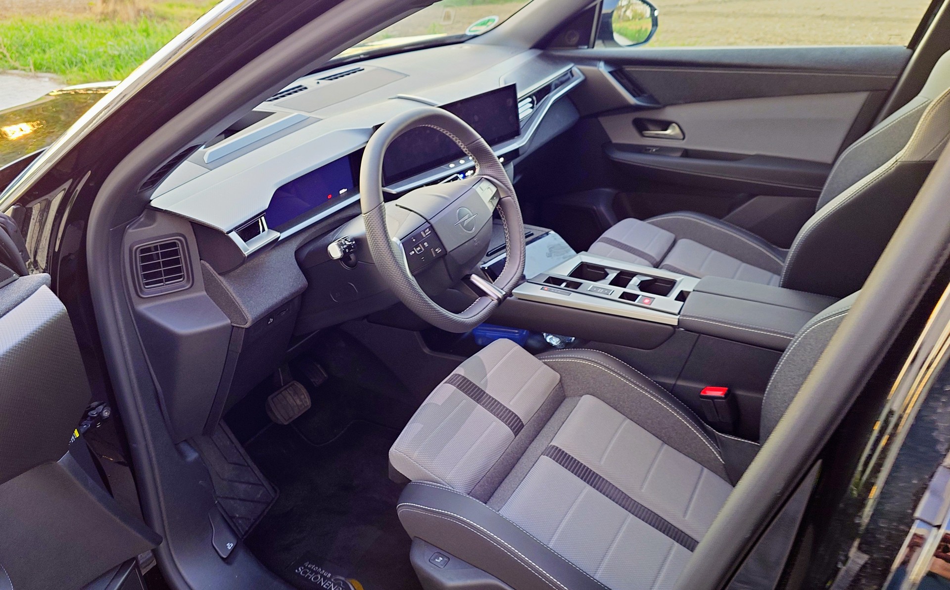 OPEL Grandland -e Ultimate TOP-Ausstattung, Anhängerkupplung-image-8