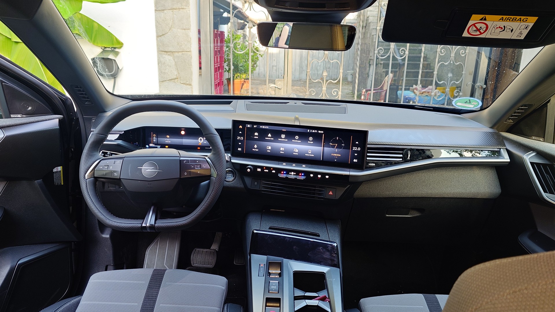 OPEL Grandland -e Ultimate FWD-image-6