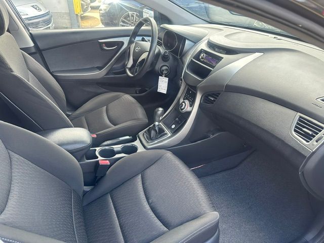 HYUNDAI ELANTRA 1.6-image-9