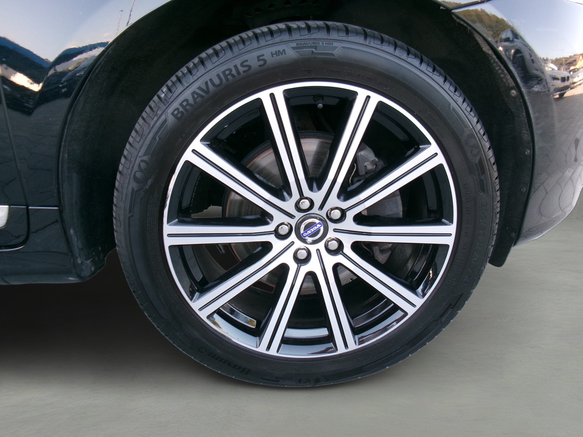 VOLVO XC60 D5 AWD Summum Geartronic-showroom-element-3