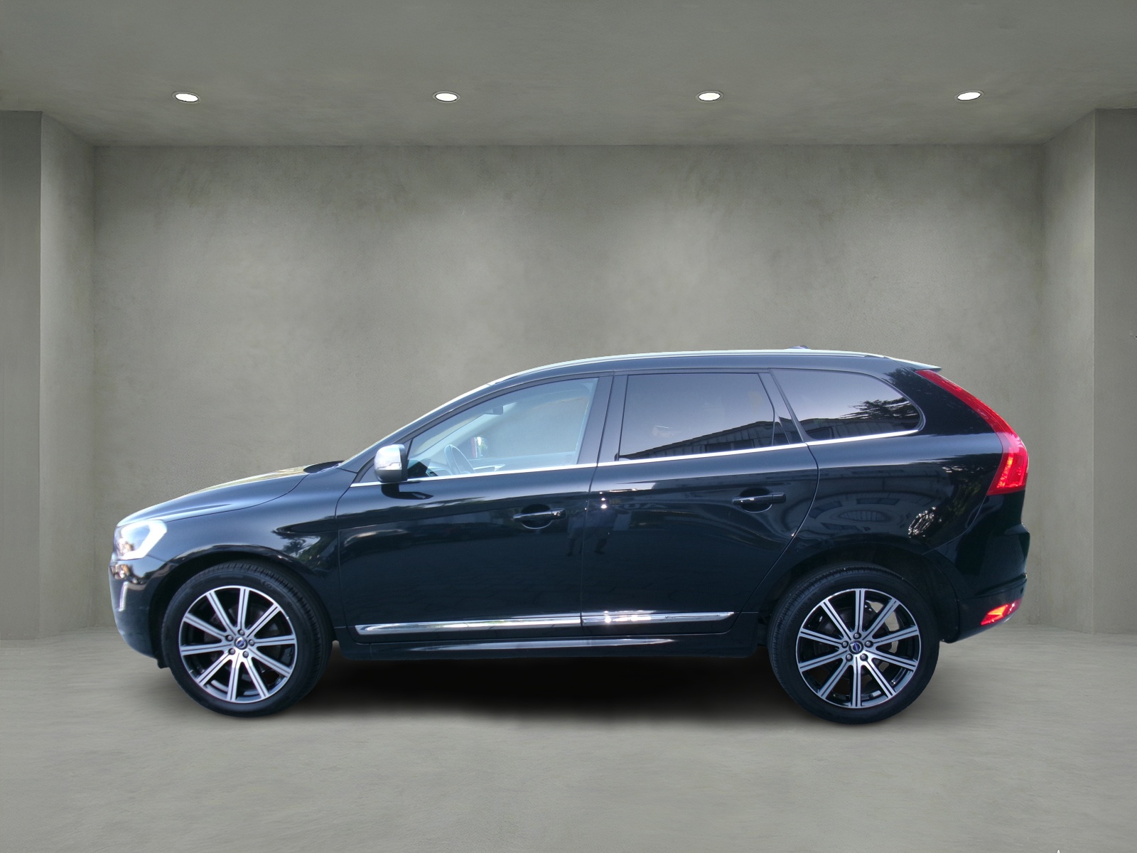 VOLVO XC60 D5 AWD Summum Geartronic-showroom-element-2