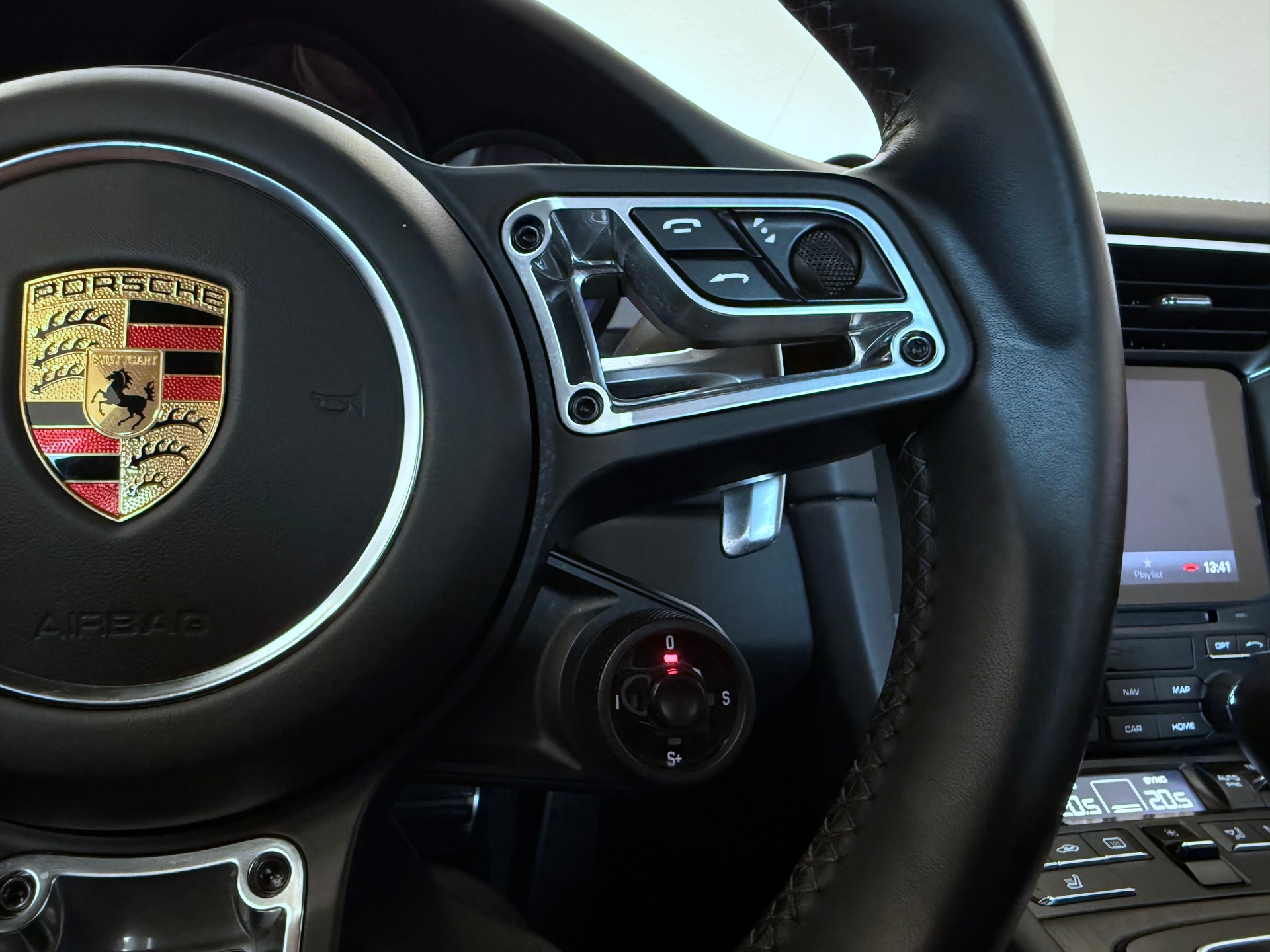 PORSCHE 911 Carrera 4 GTS PDK 991.2 inkl. Porsche Approved bis 07.2027-image-20