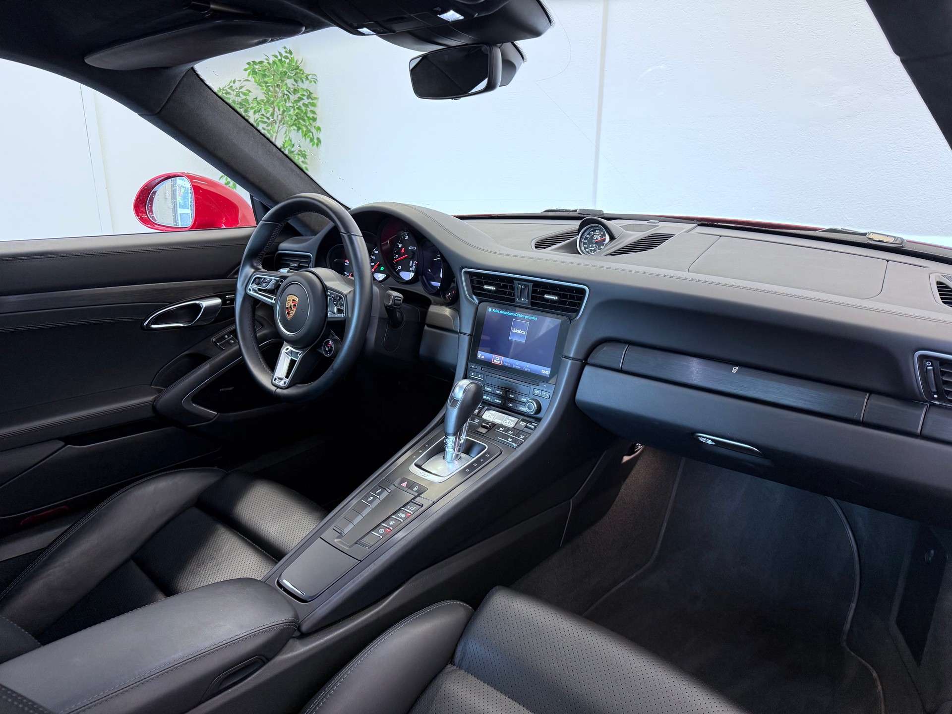 PORSCHE 911 Carrera 4 GTS PDK 991.2 inkl. Porsche Approved bis 07.2027-image-27