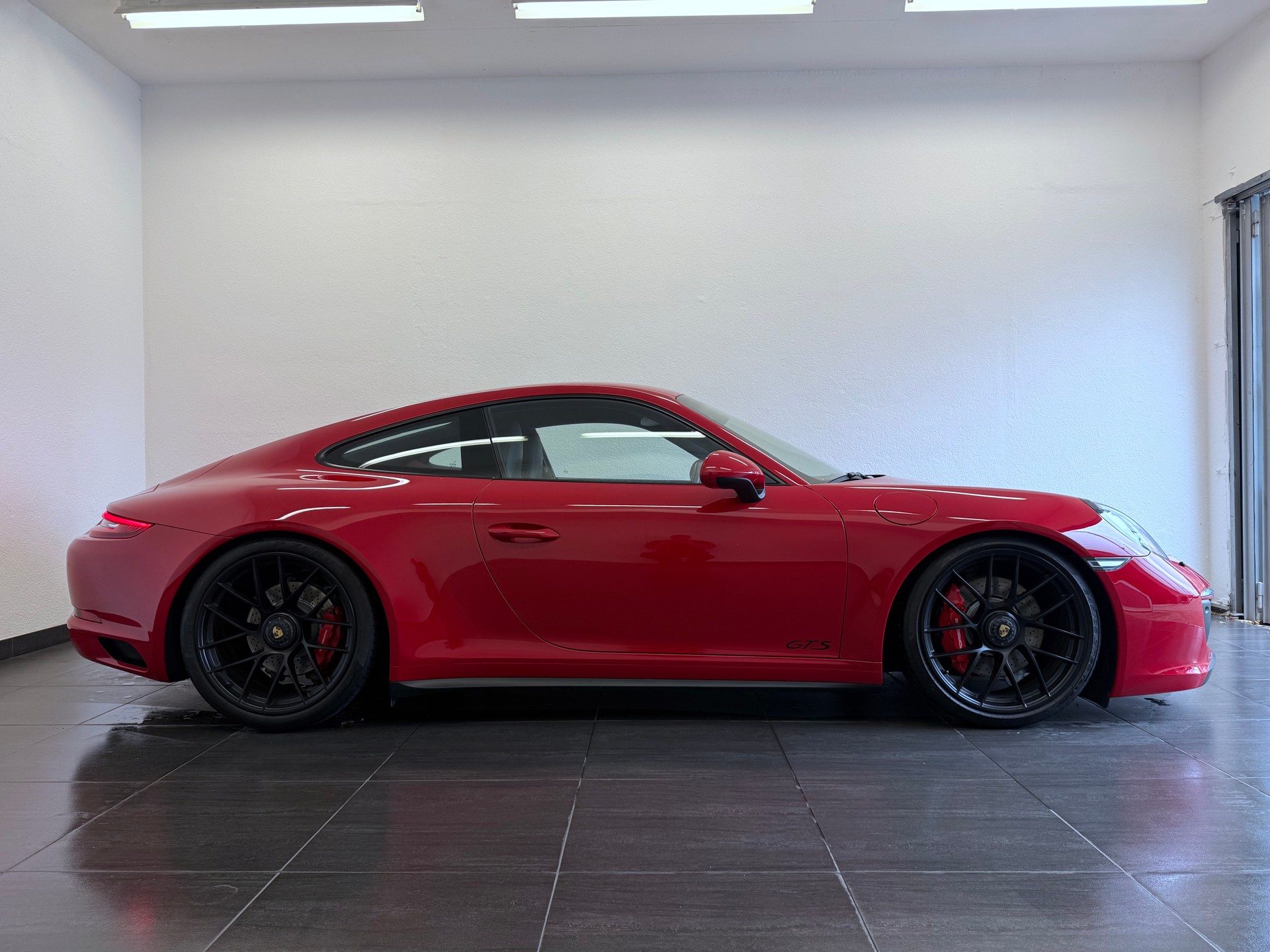 PORSCHE 911 Carrera 4 GTS PDK 991.2 inkl. Porsche Approved bis 07.2027-image-4