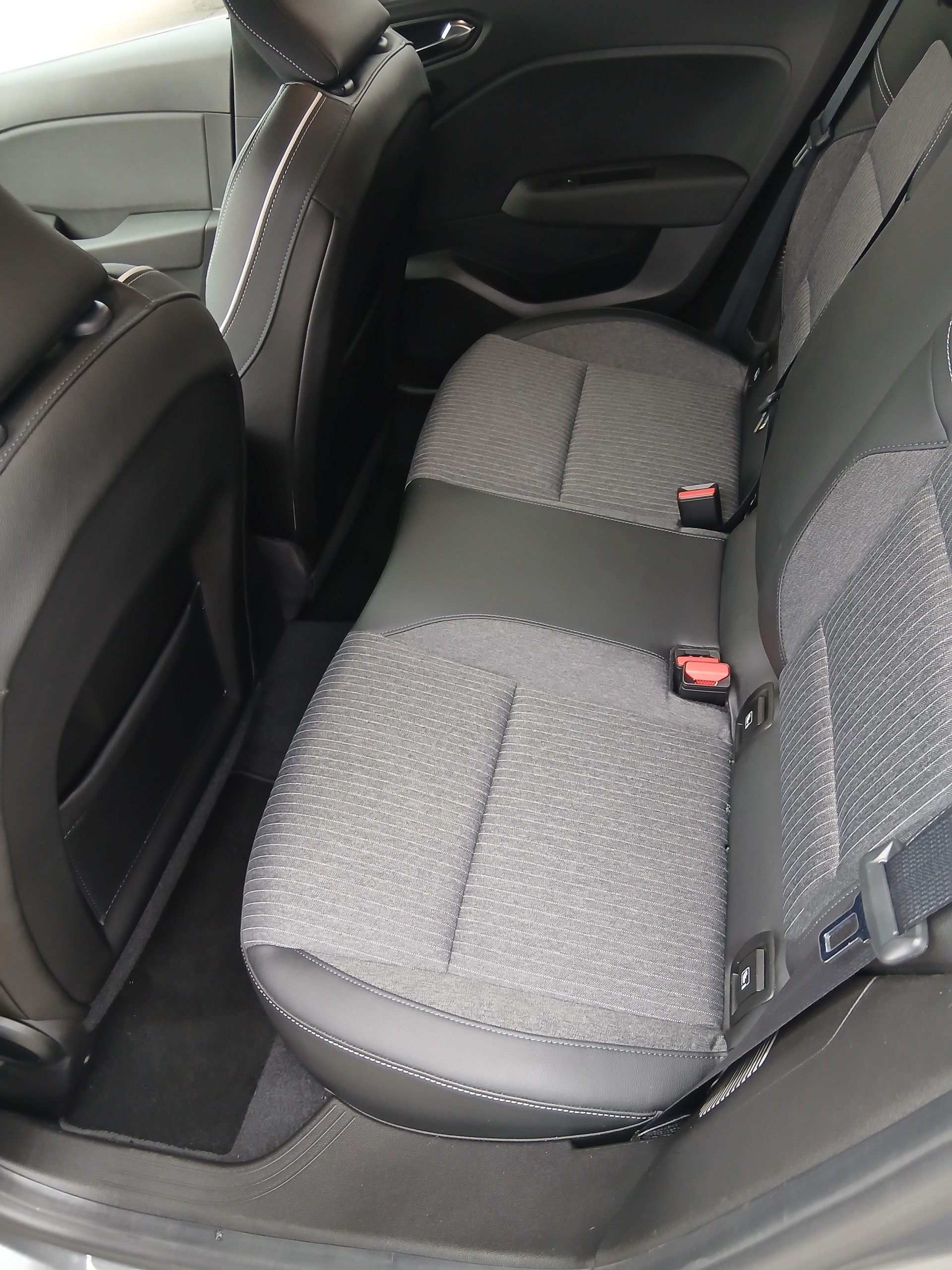 MITSUBISHI COLT 1.6 HEV Invite-image-6