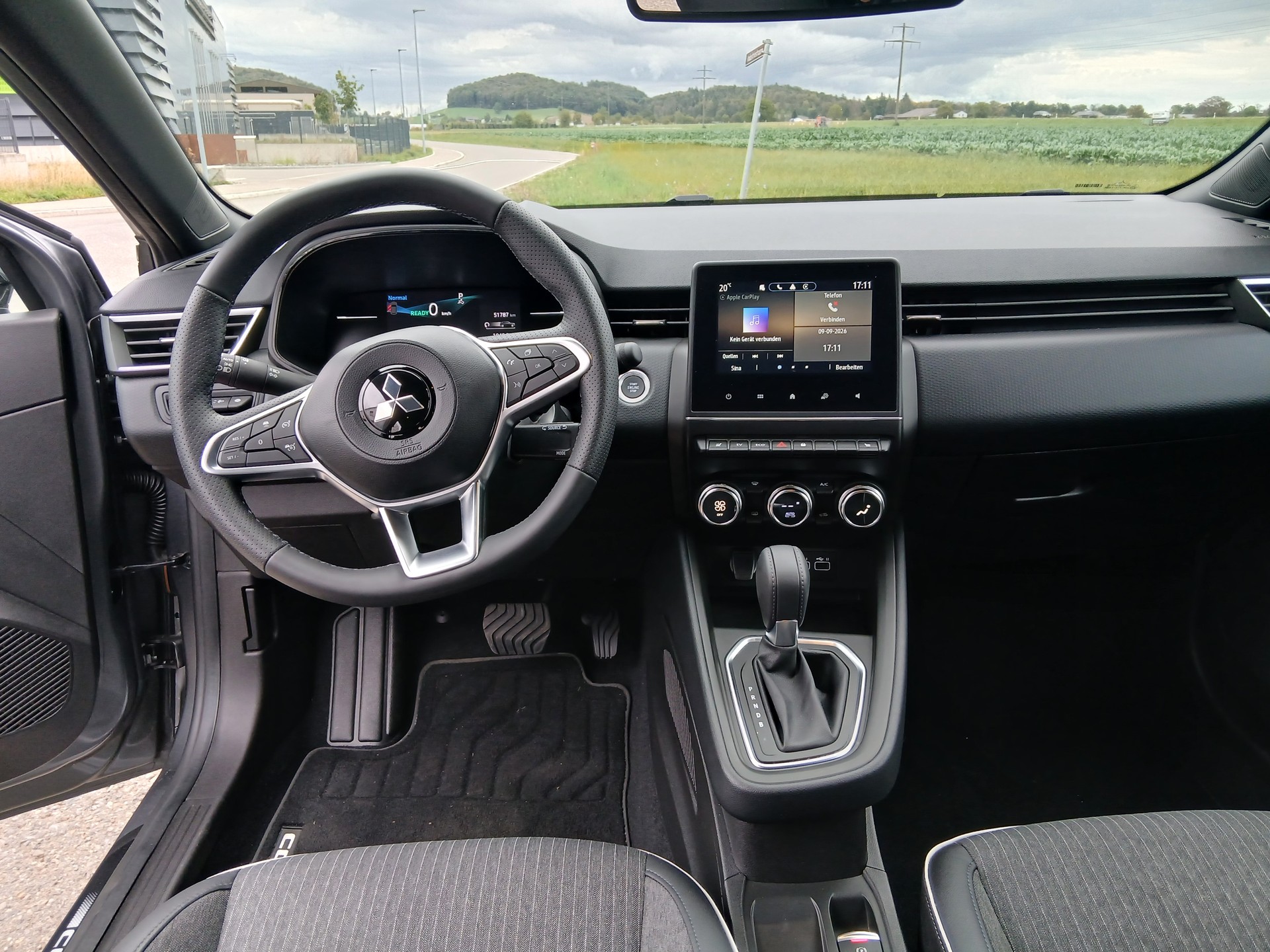 MITSUBISHI COLT 1.6 HEV Invite-image-3