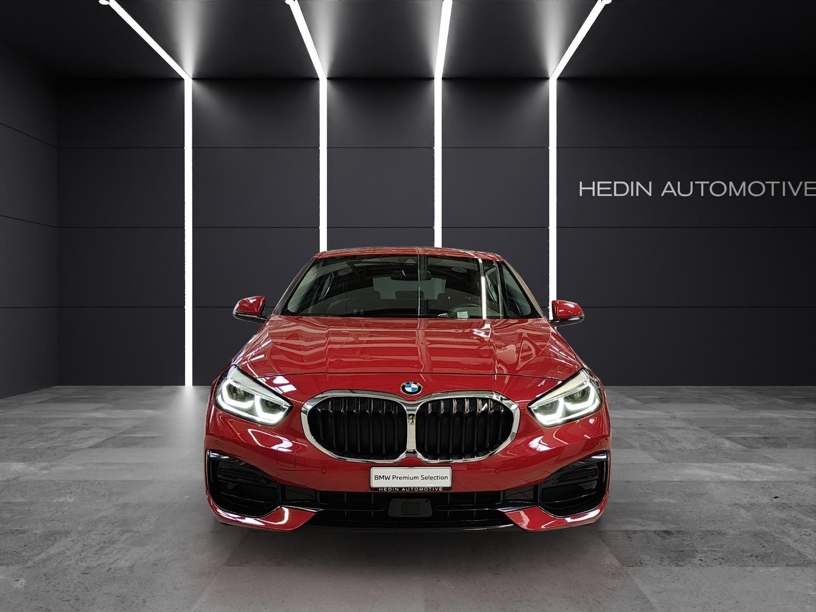 BMW 118i-showroom-element-2