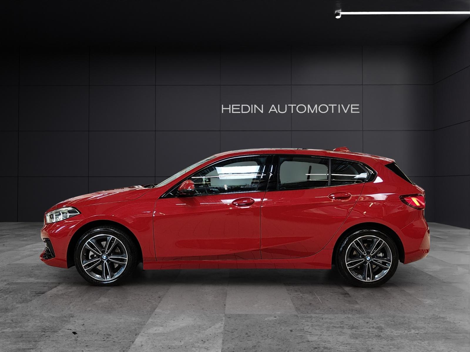 BMW 118i-showroom-element-1
