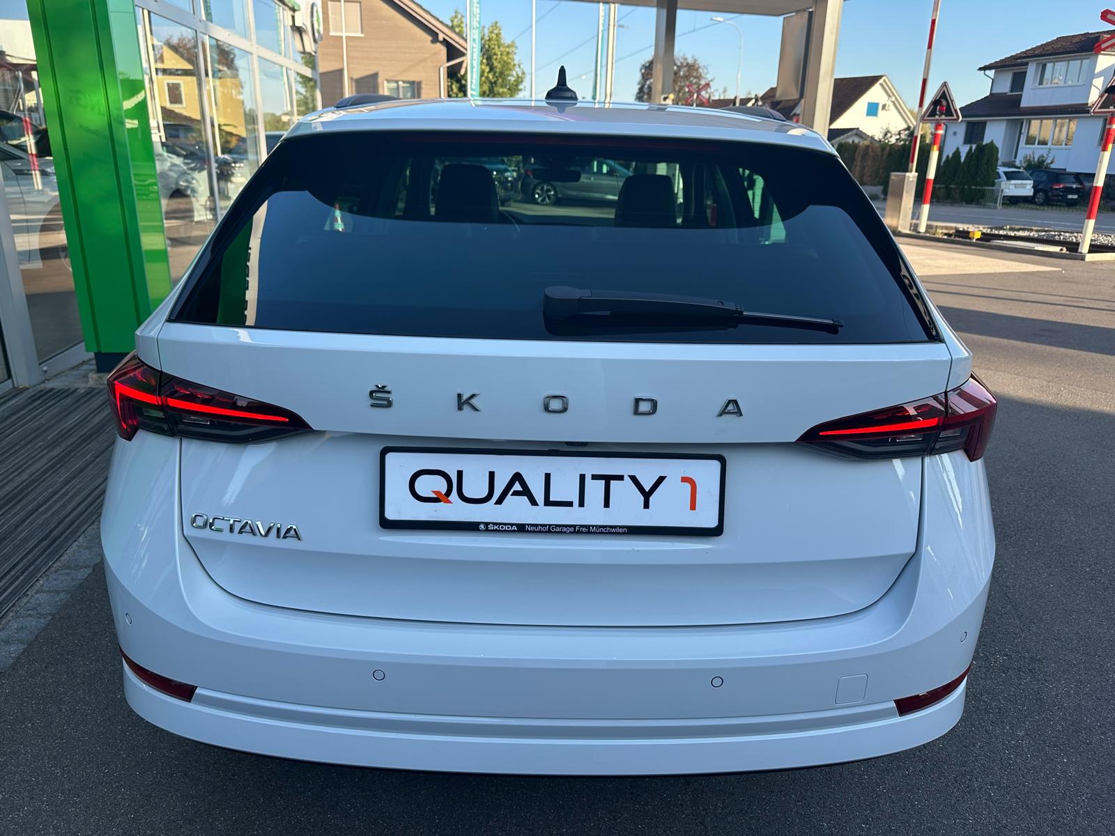 SKODA Octavia Combi 2.0 TDI DSG Style-image-5