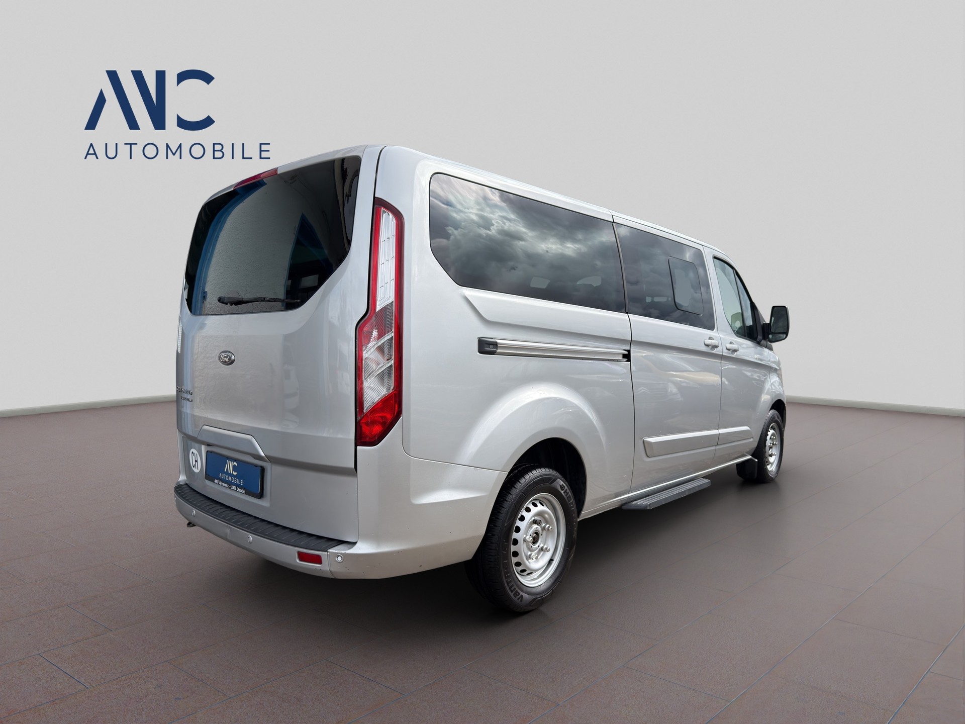 FORD Tourneo Custom 300 L2H1 Titanium-showroom-element-3