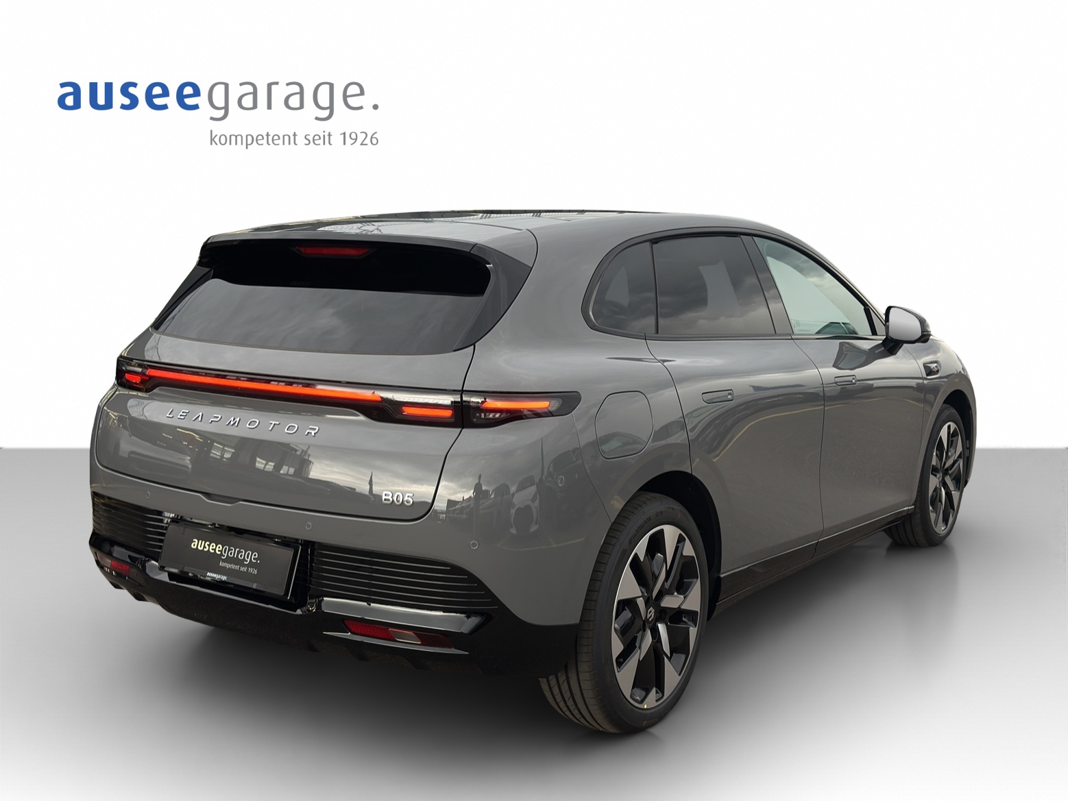 LEAPMOTOR B05 EV-image-4