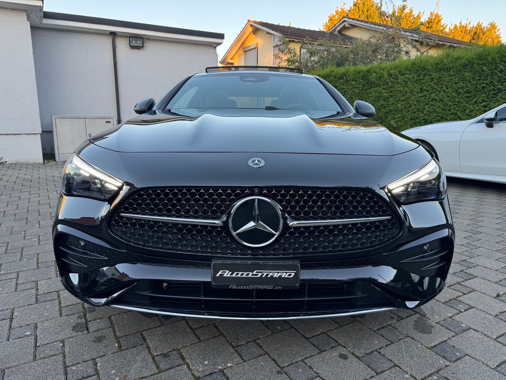 MERCEDES-BENZ CLE 300 e Coupé AMG Line 9G-Tronic-showroom-element-2