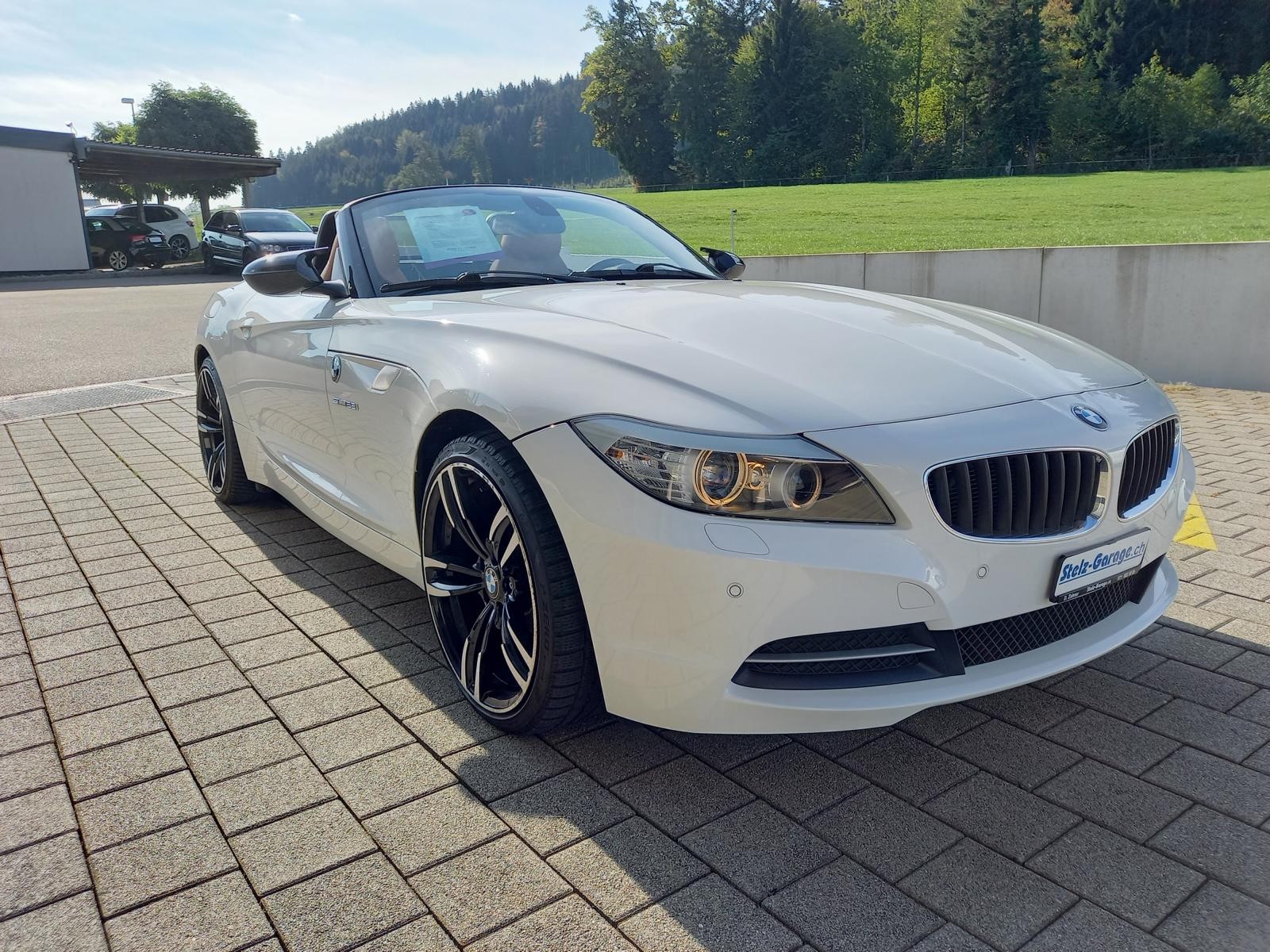 BMW Z4 sDrive23i-showroom-element-3