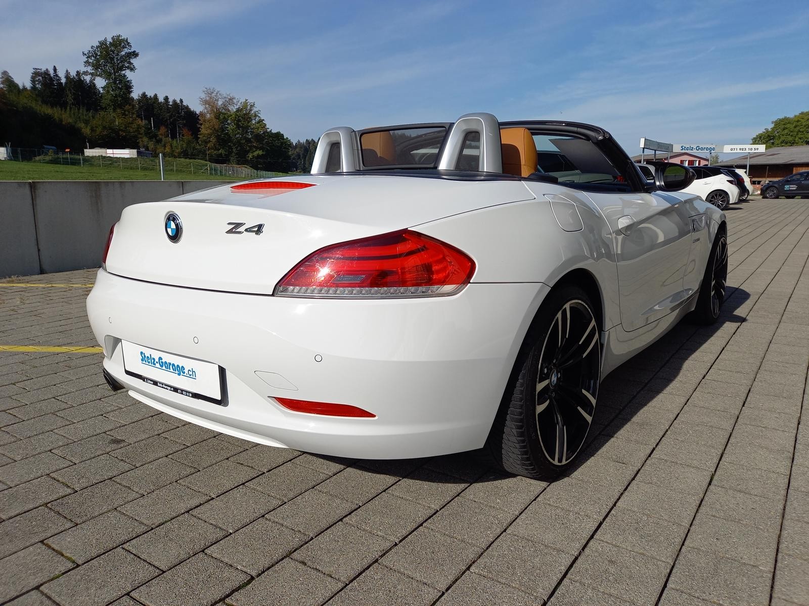 BMW Z4 sDrive23i-showroom-element-1