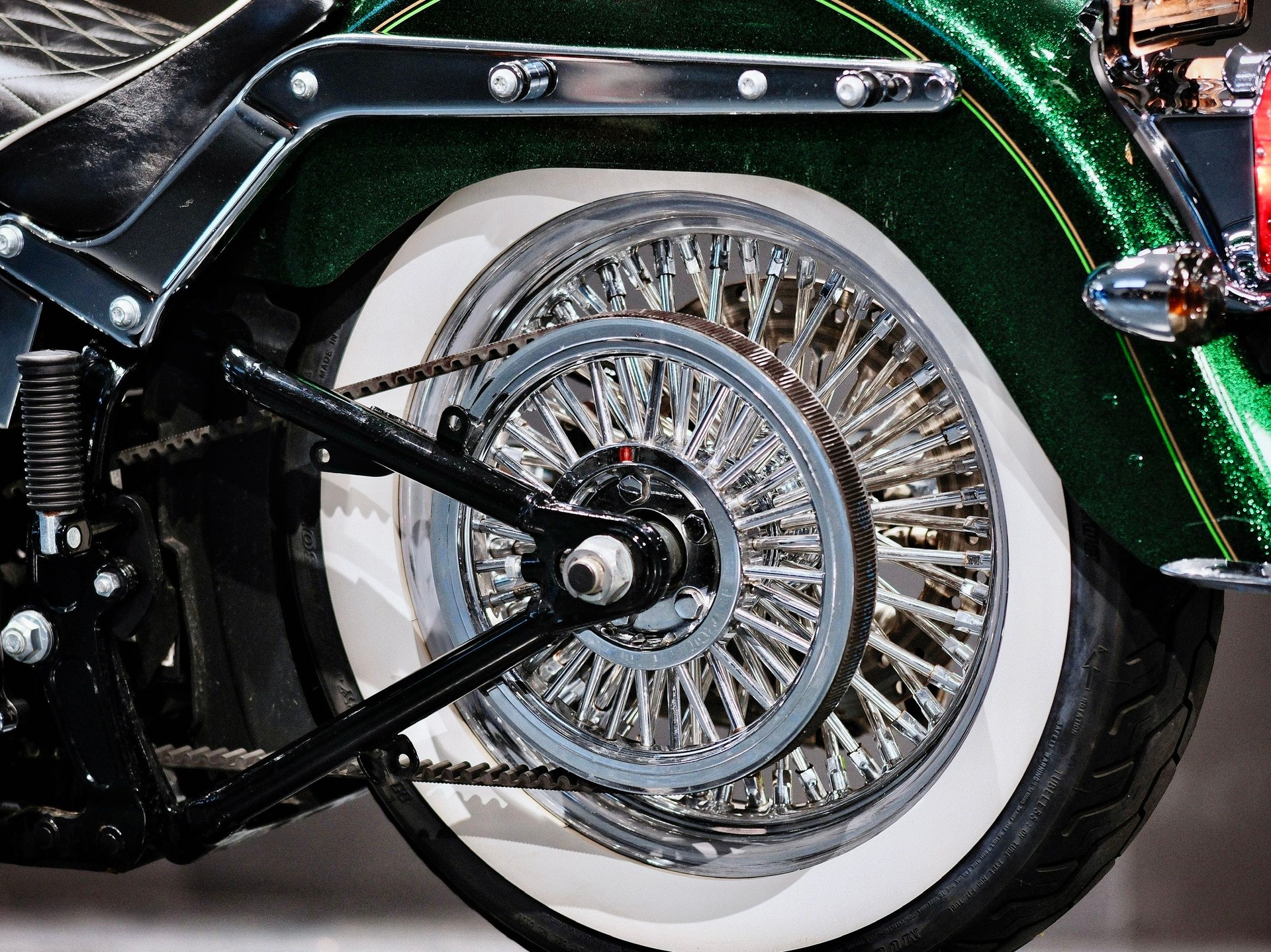 HARLEY-DAVIDSON FLSTN Softail Deluxe ABS-image-13