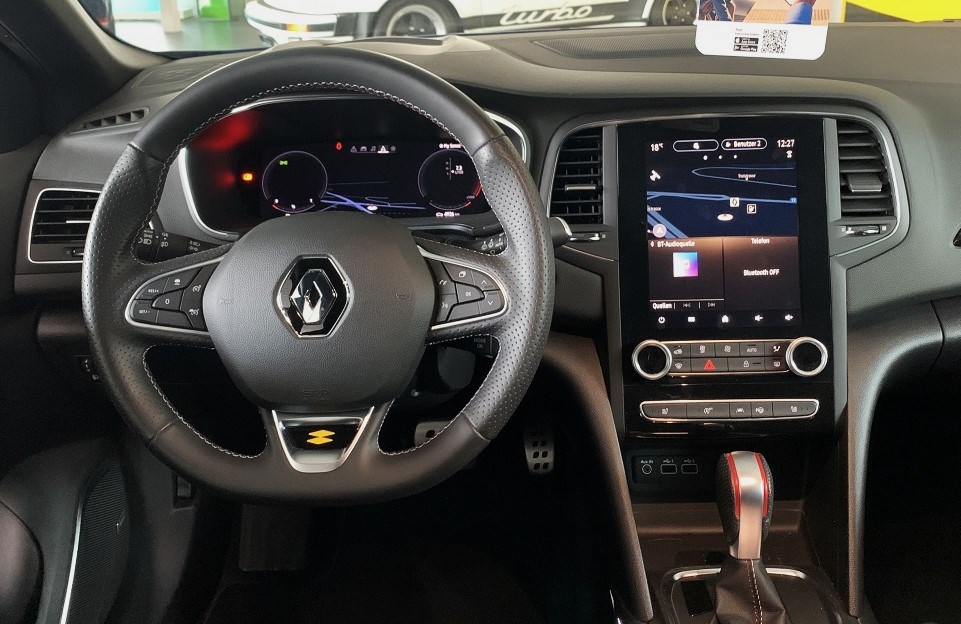 RENAULT Mégane Berline 1.3 16V R.S.Line EDC-image-12