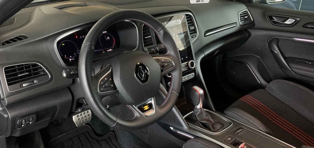 RENAULT Mégane Berline 1.3 16V R.S.Line EDC-image-6