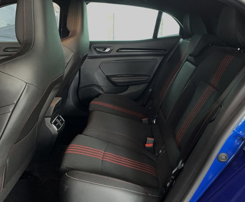 RENAULT Mégane Berline 1.3 16V R.S.Line EDC-image-8